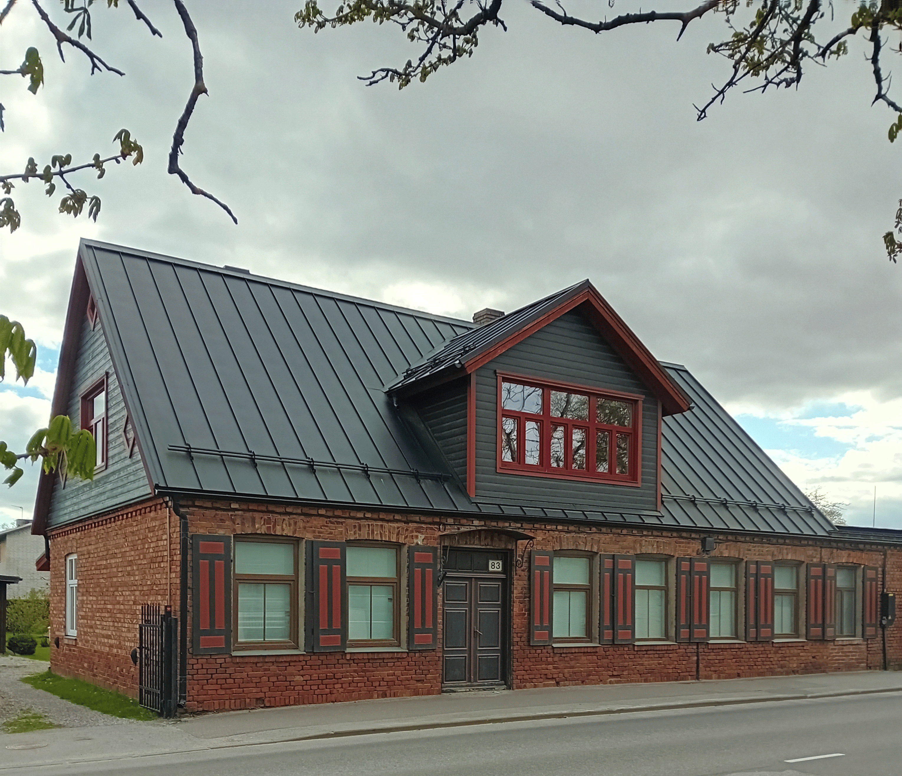 Karja 83 Pärnus