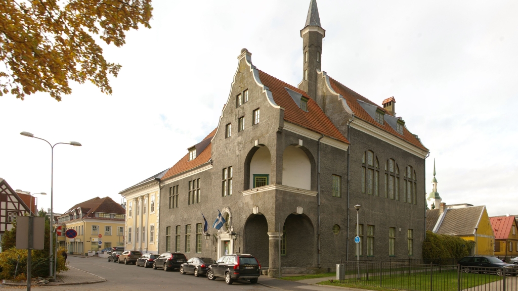 Pärnu raekoda.jpg