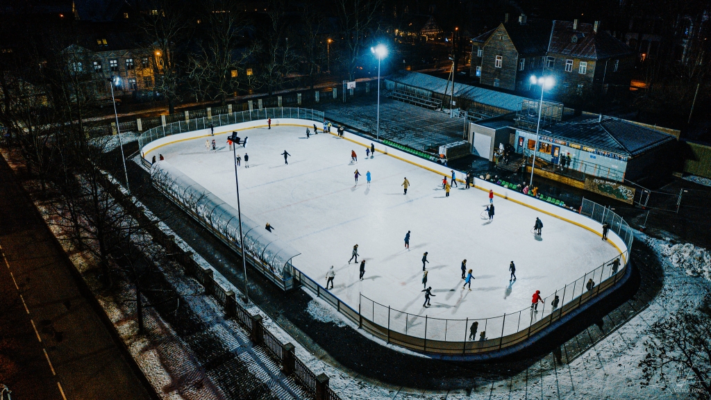 Pärnu lastestaadioni uisuväljak