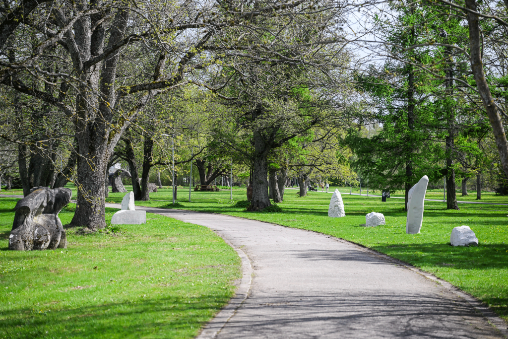 Rannapargi skulptuuride allee